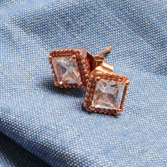 Pandora Square Sparkle Clear Halo Stud Earrings in Rose Gold - Picture 1 of 3